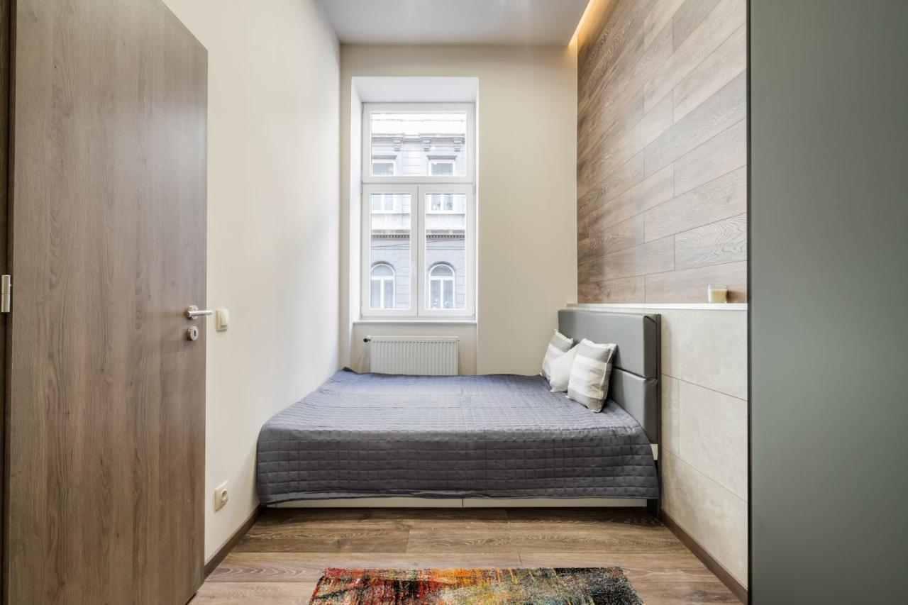 Апартаменты Nirvana Suite,3 Bedrooms, 2 Bathrooms, Acs Будапешт