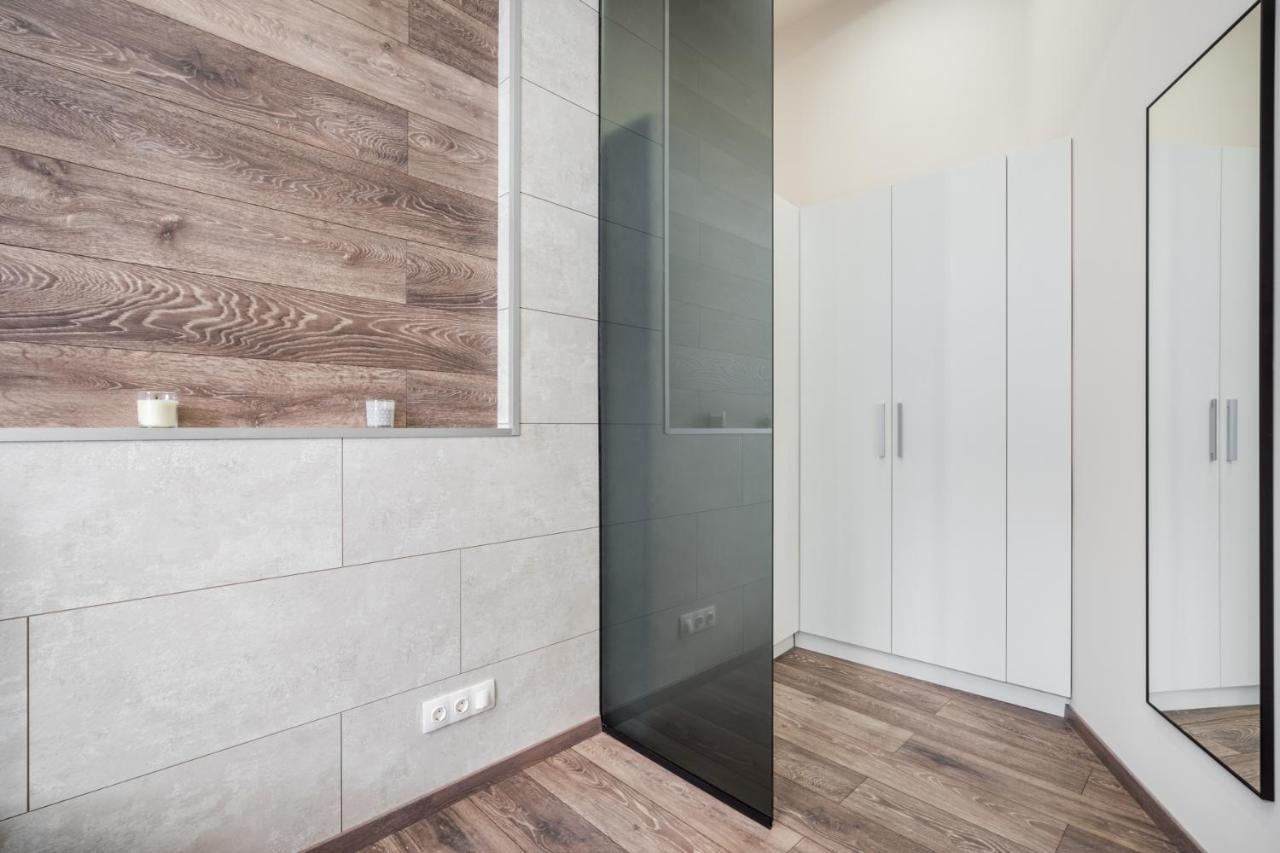 Nirvana Suite,3 Bedrooms, 2 Bathrooms, Acs