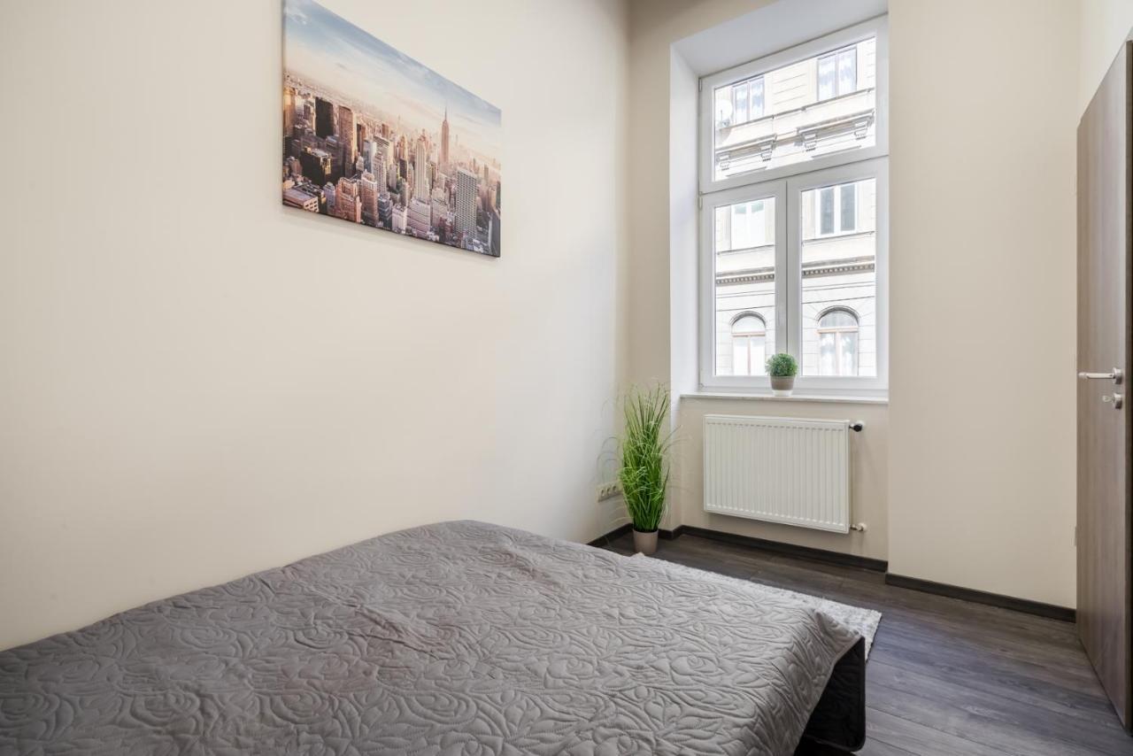 Nirvana Suite,3 Bedrooms, 2 Bathrooms, Acs Апартаменты